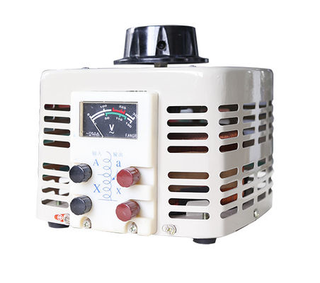 روشنایی 3KVA 3 فاز تنظیم کننده اتوماتیک ولتاژ دستگیره چرخشی Variac 0-250VAC